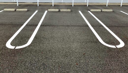駐車場で事故が…自動車保険は適用されるの？